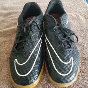 Nike Shoes - Black and red hypervenom indoor soccer shoes Nike Shoes - Black and red hypervenom indoor soccer shoes